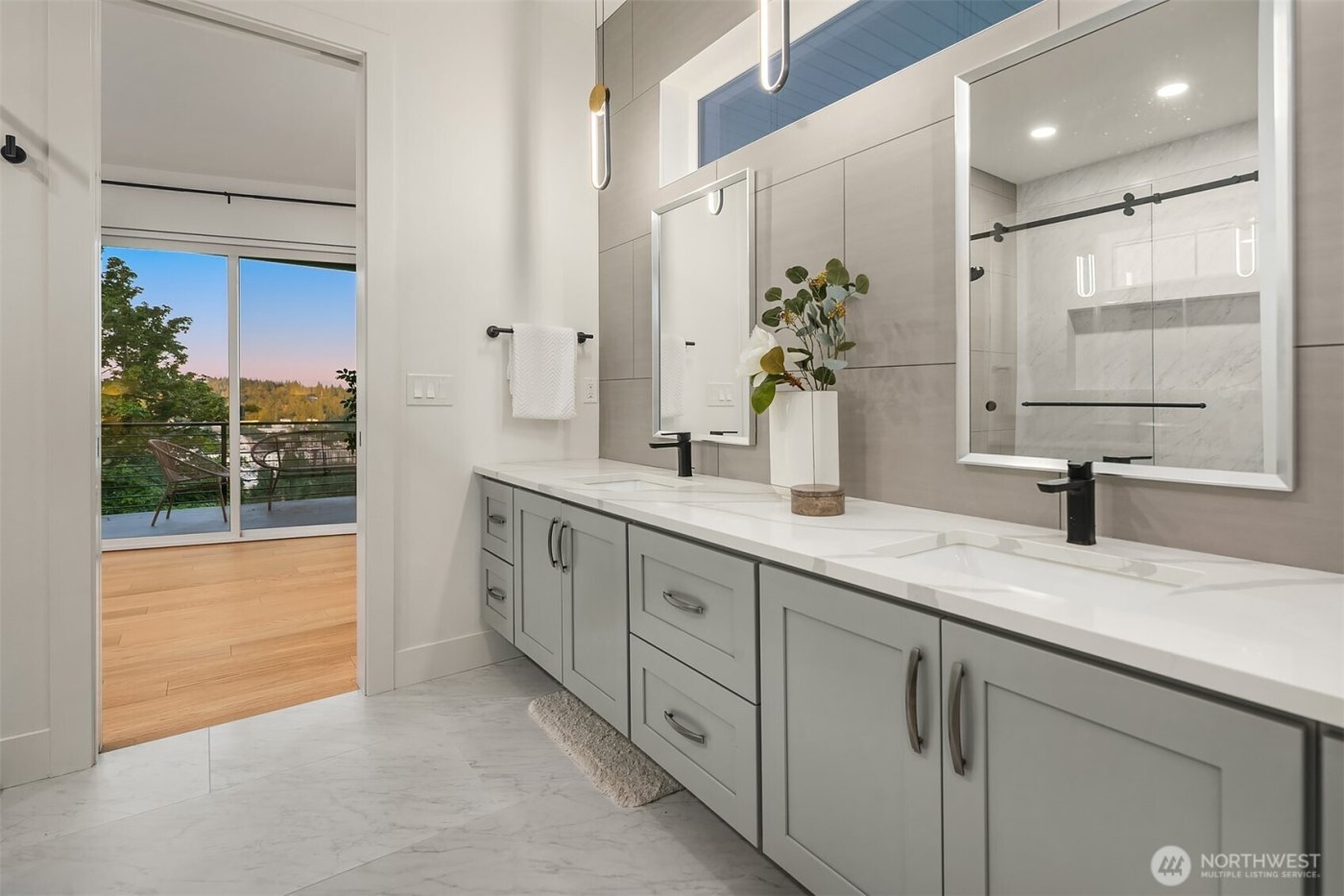 11909 90th Avenue NE, Kirkland, WA 98034