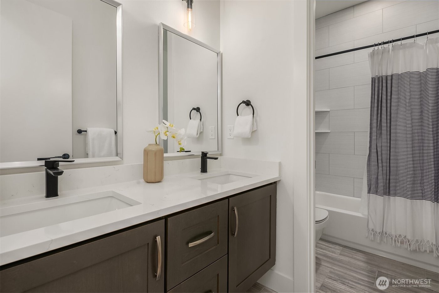 11909 90th Avenue NE, Kirkland, WA 98034