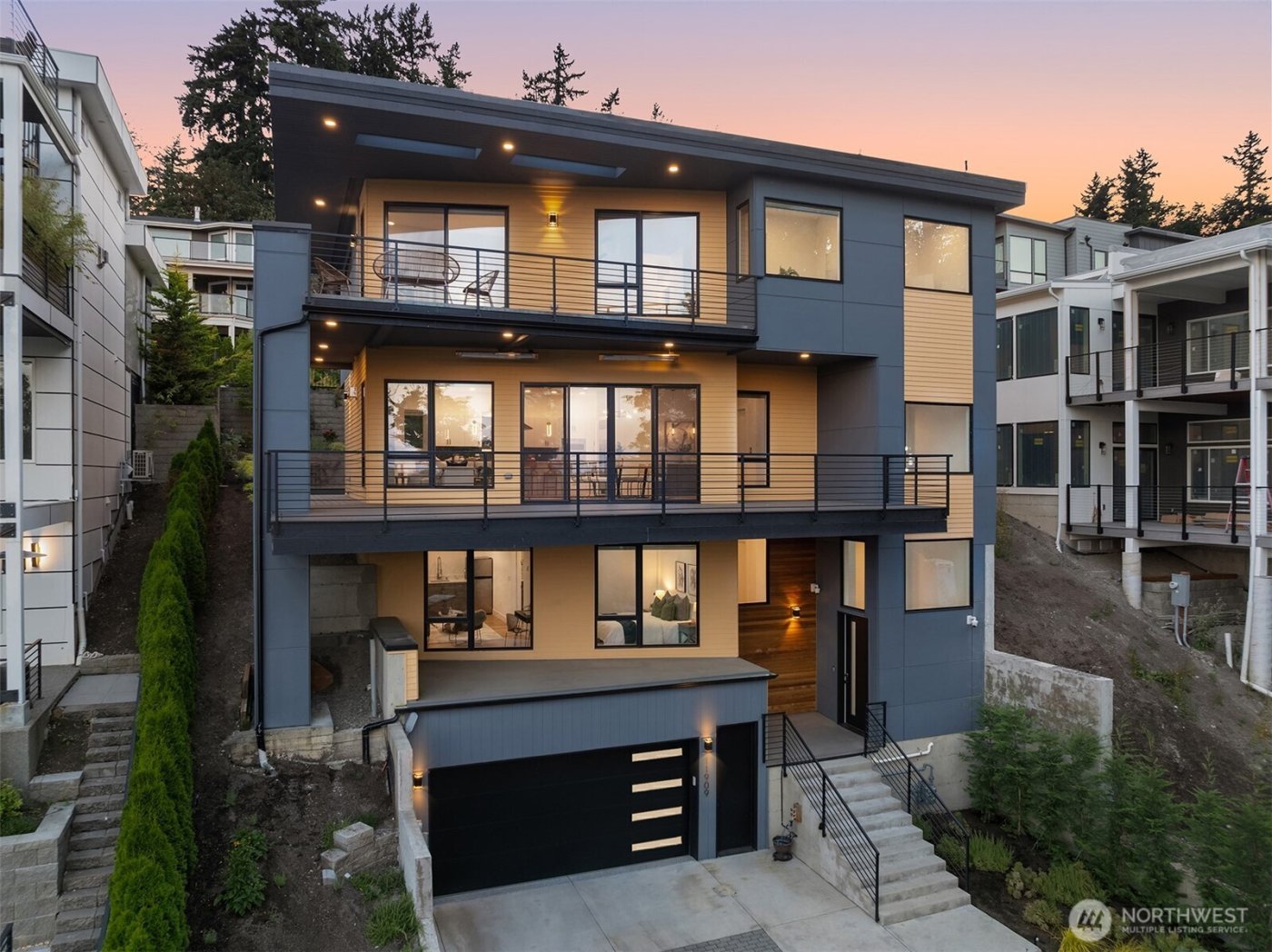 11909 90th Avenue NE, Kirkland, WA 98034