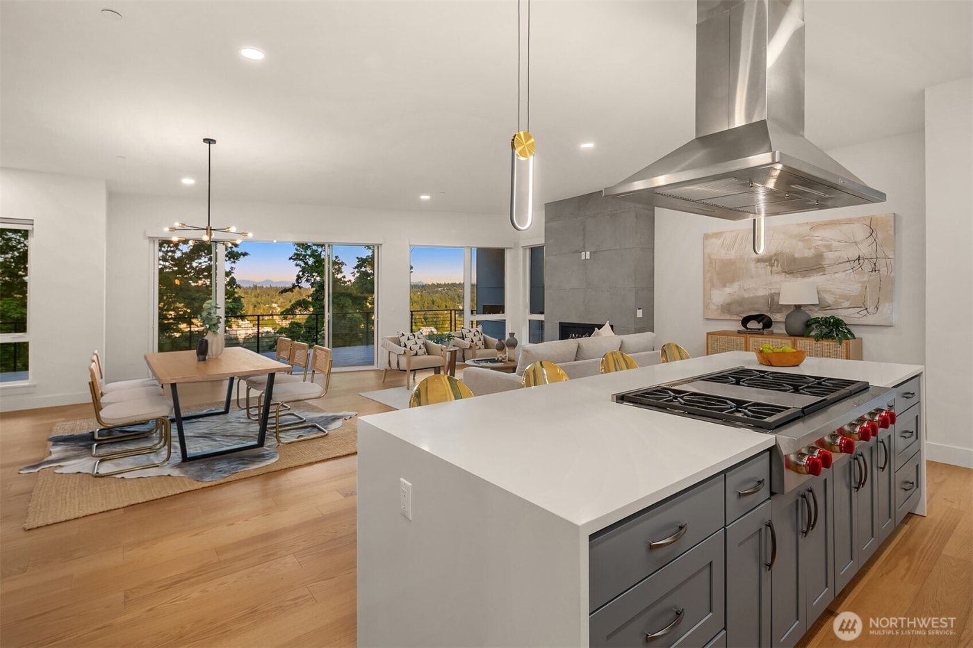 11909 90th Avenue NE, Kirkland, WA 98034