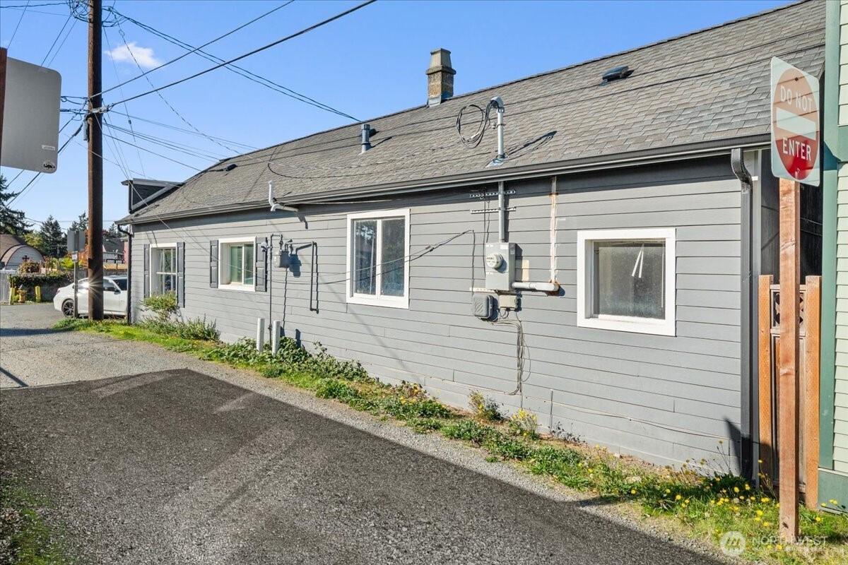 15212 9th Avenue SW, Burien, WA 98166