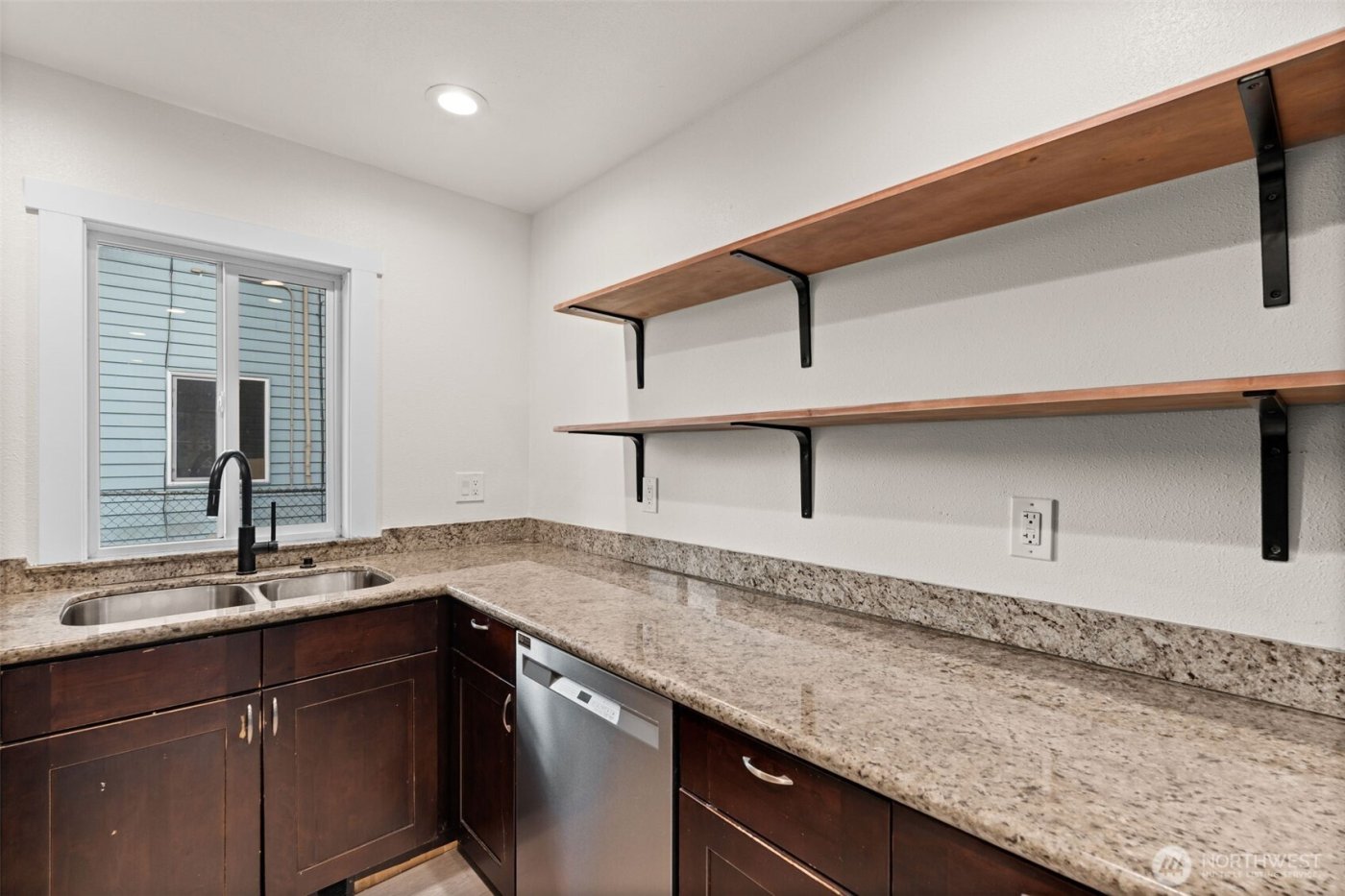 4317 S Lawrence Street , Tacoma, WA 98409-5521