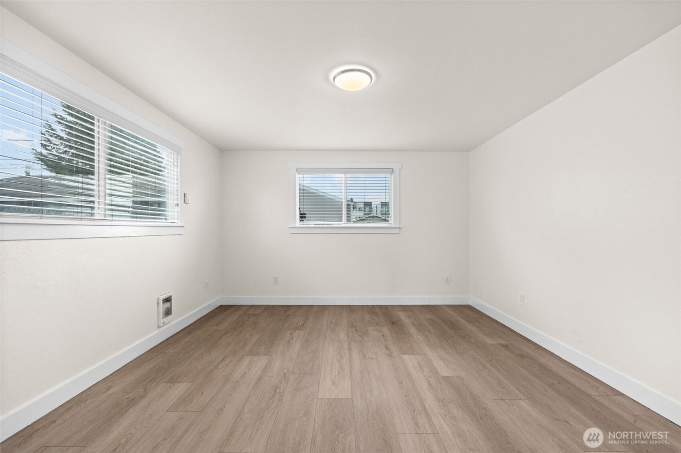 4317 S Lawrence Street , Tacoma, WA 98409-5521