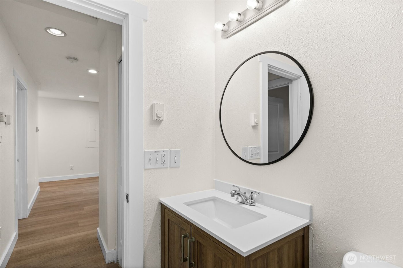 4317 S Lawrence Street , Tacoma, WA 98409-5521