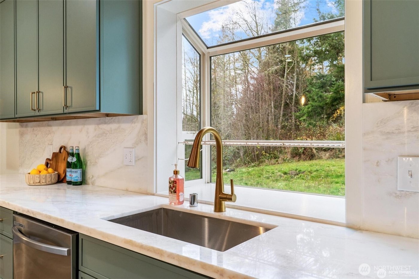 223 S Camano Ridge Road , Camano Island, WA 98282