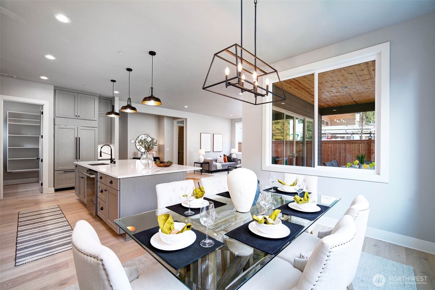 12812 NE 65th Lane , Kirkland, WA 98033