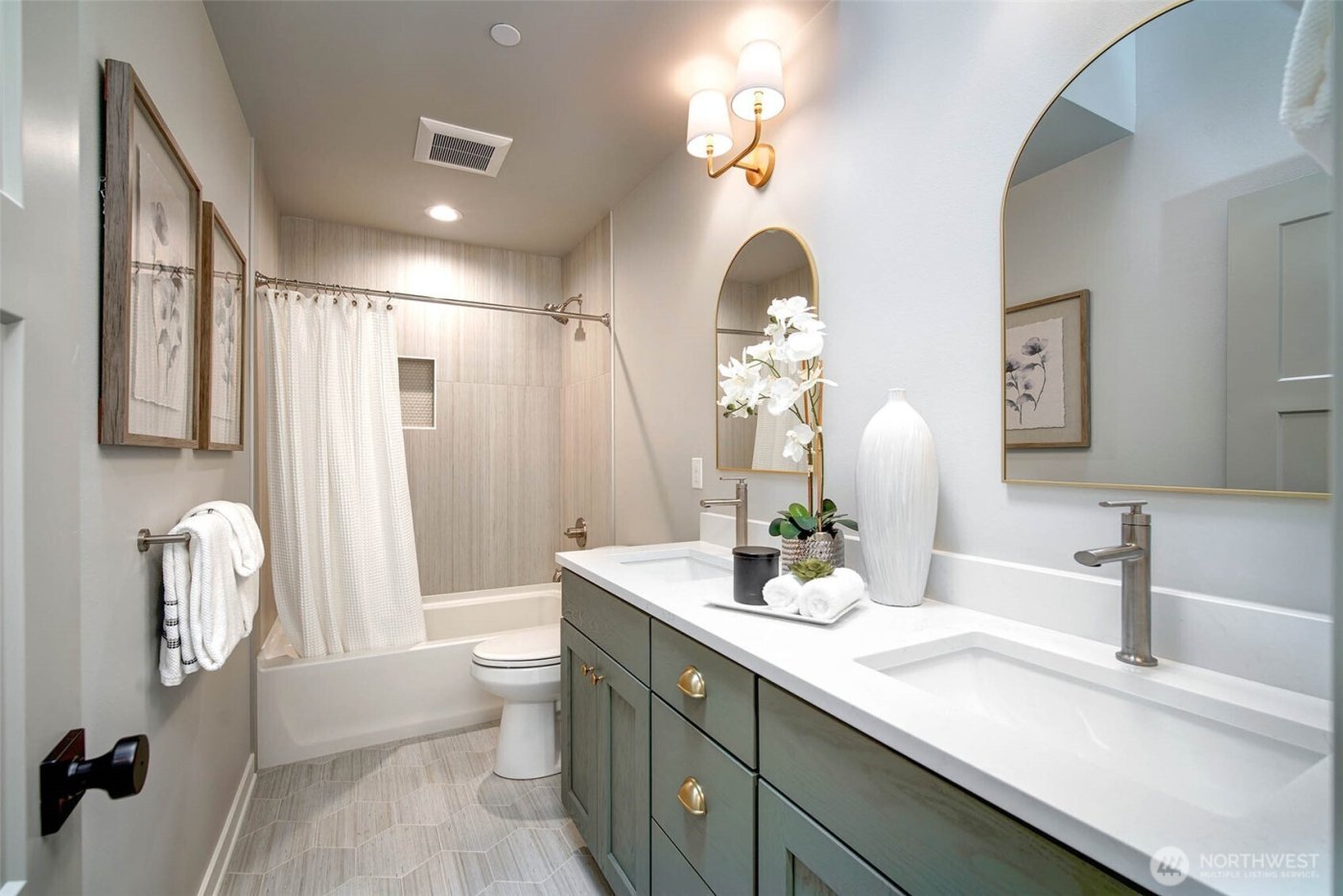 12812 NE 65th Lane , Kirkland, WA 98033