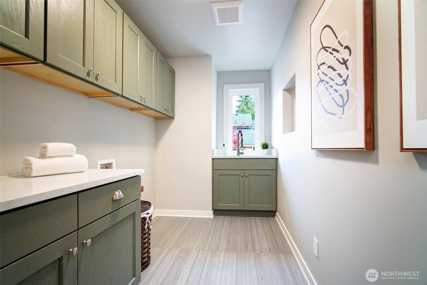 12812 NE 65th Lane , Kirkland, WA 98033