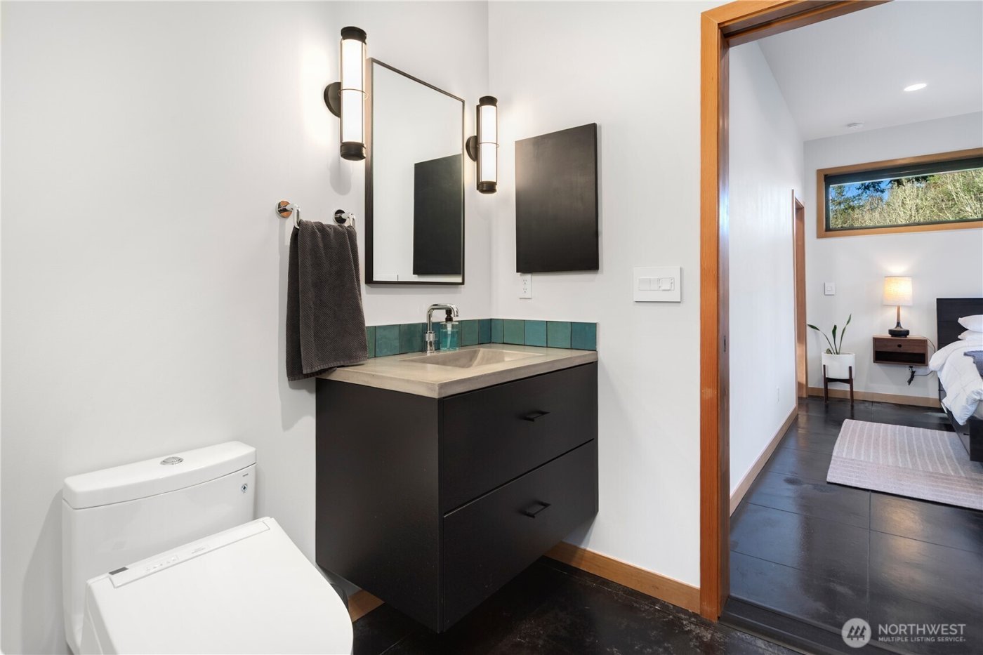 2475 15th Street , Port Townsend, WA 98368