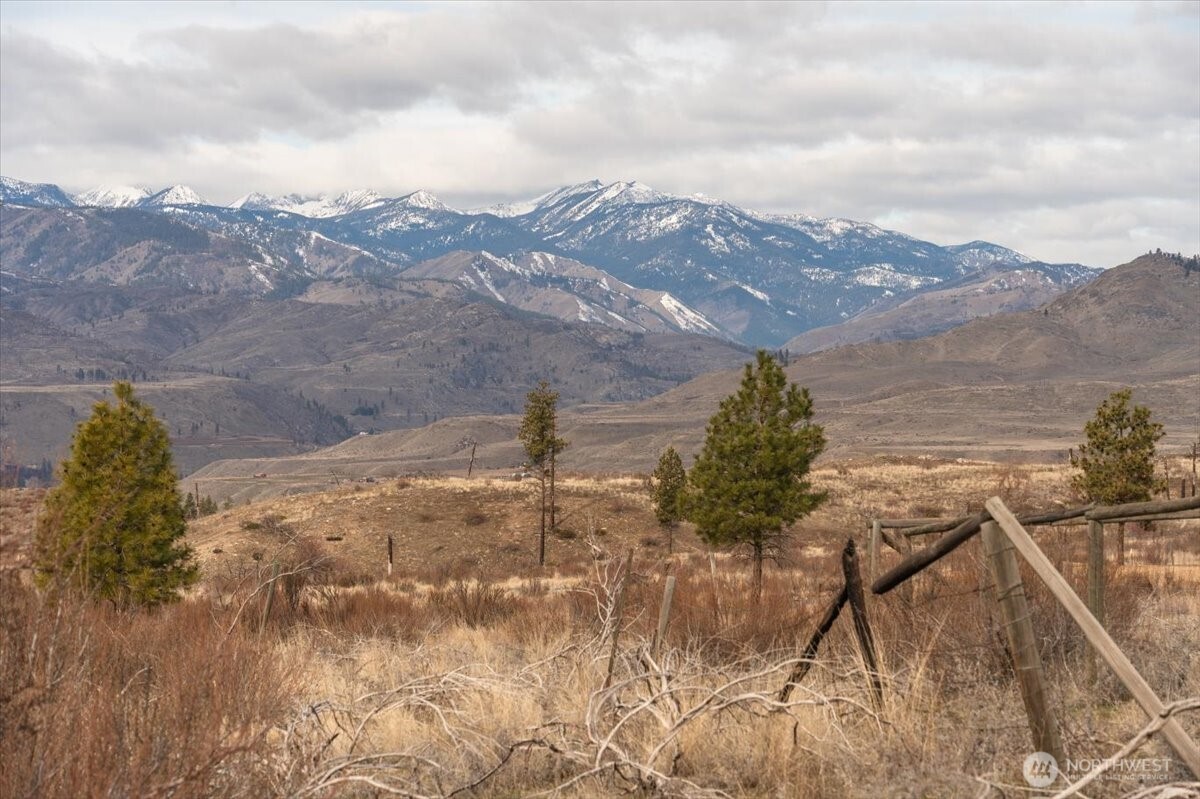 817 Bill Shaw Road , Methow, WA 98834