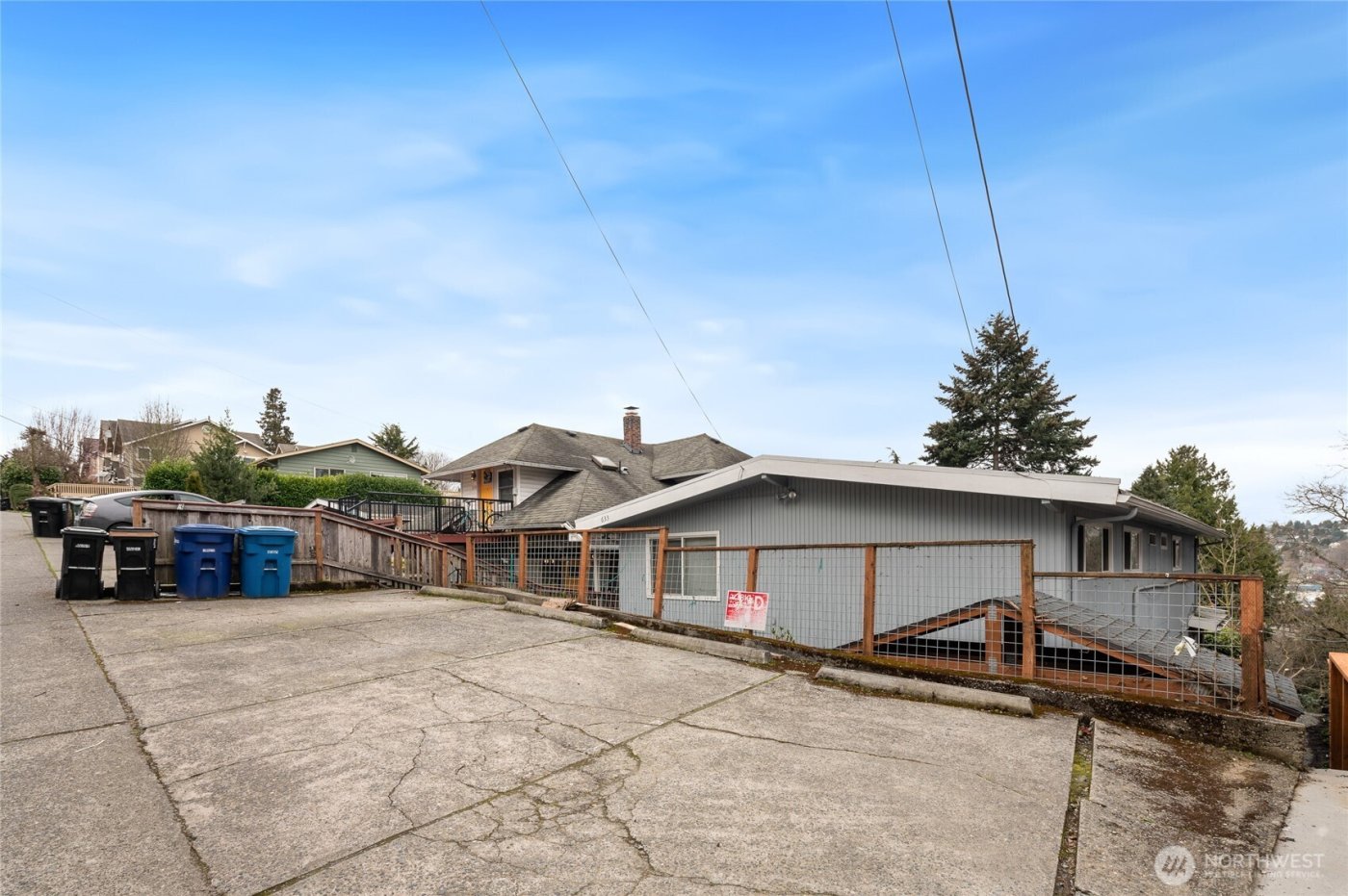 633 W Emerson Street , Seattle, WA 98119