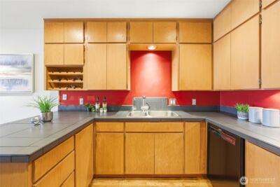 620 W Mercer Place #2B, Seattle, WA 98119 - Photo 15