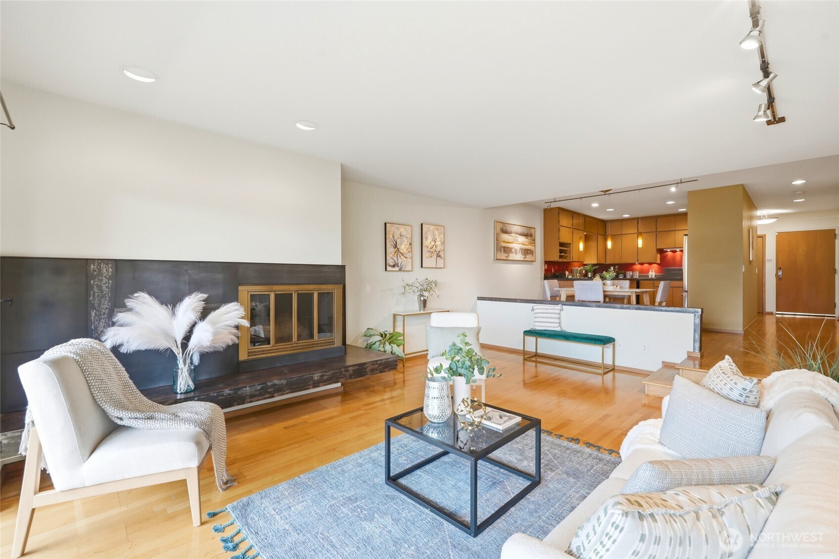 620 W Mercer Place #2B, Seattle, WA 98119