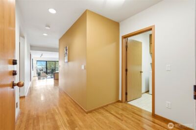 620 W Mercer Place #2B, Seattle, WA 98119 - Photo 8