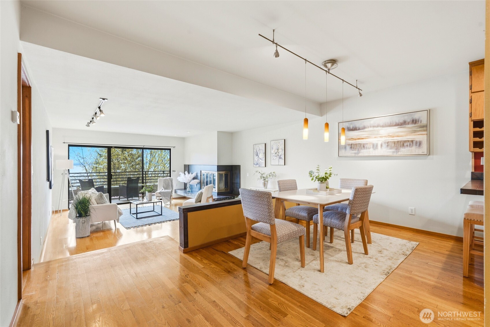 620 W Mercer Place #2B, Seattle, WA 98119