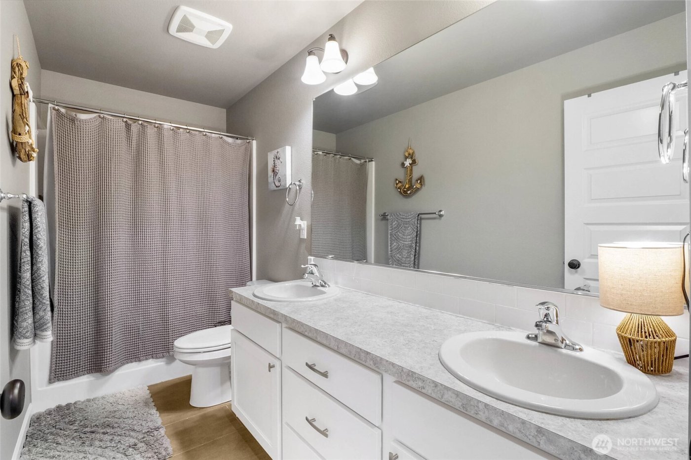 302 N Towhee Street , Moses Lake, WA 98837