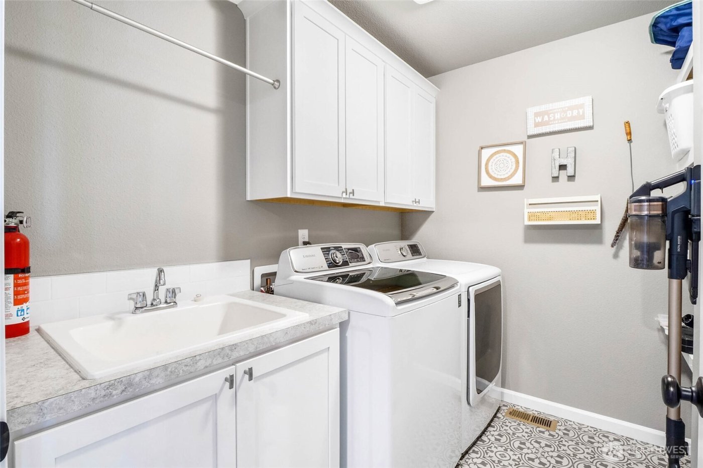 302 N Towhee Street , Moses Lake, WA 98837