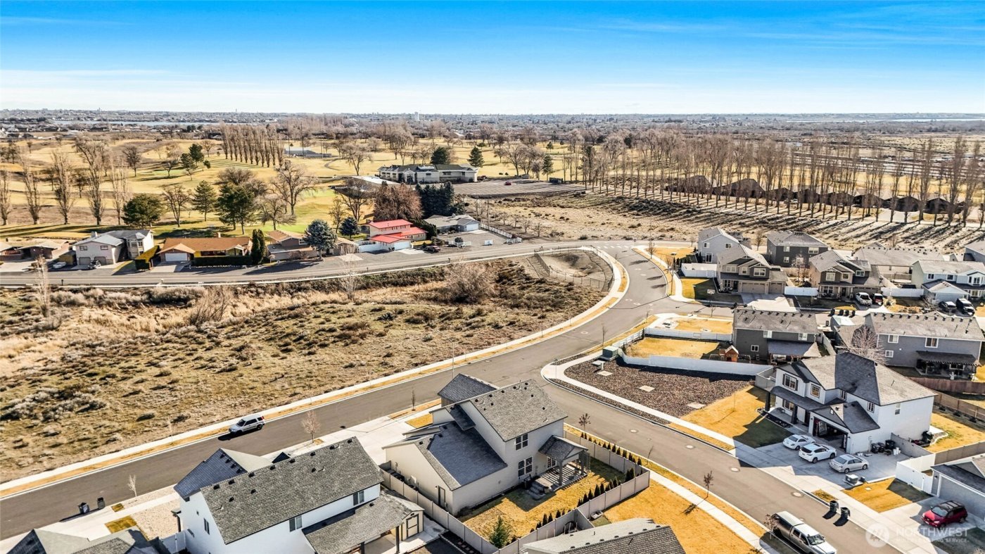 302 N Towhee Street , Moses Lake, WA 98837