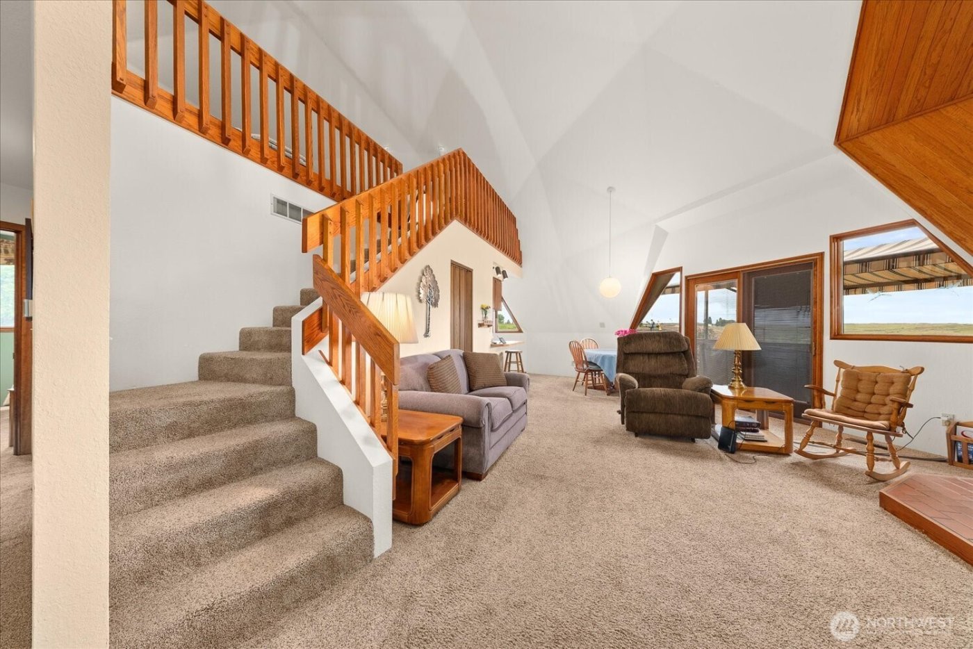 1470 State Route 174 , Grand Coulee, WA 99133