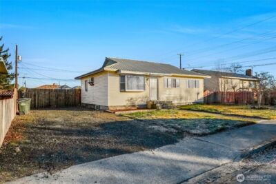 1008 W Bruce Street , Moses Lake, WA 98837