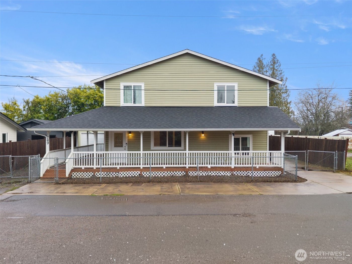 1769 SE Crawford Road , Port Orchard, WA 98366