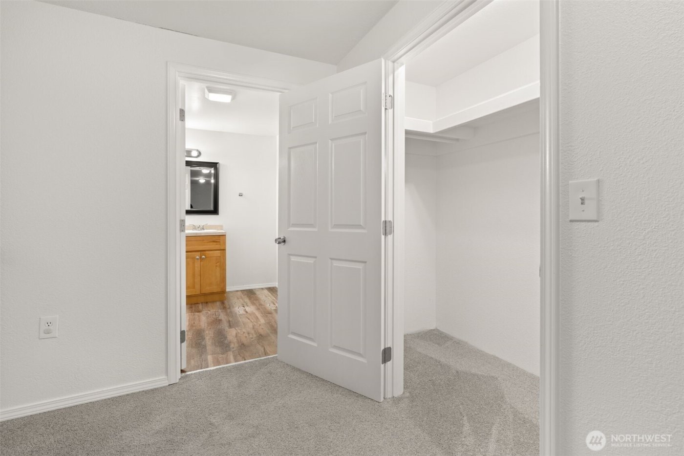 1769 SE Crawford Road , Port Orchard, WA 98366