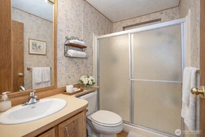 14405 Greenbelt Drive E, Bonney Lake, WA 98391 - Photo 22