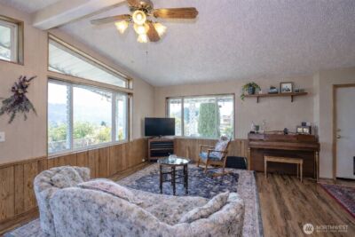 14405 Greenbelt Drive E, Bonney Lake, WA 98391 - Photo 5