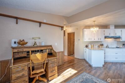 14405 Greenbelt Drive E, Bonney Lake, WA 98391 - Photo 10