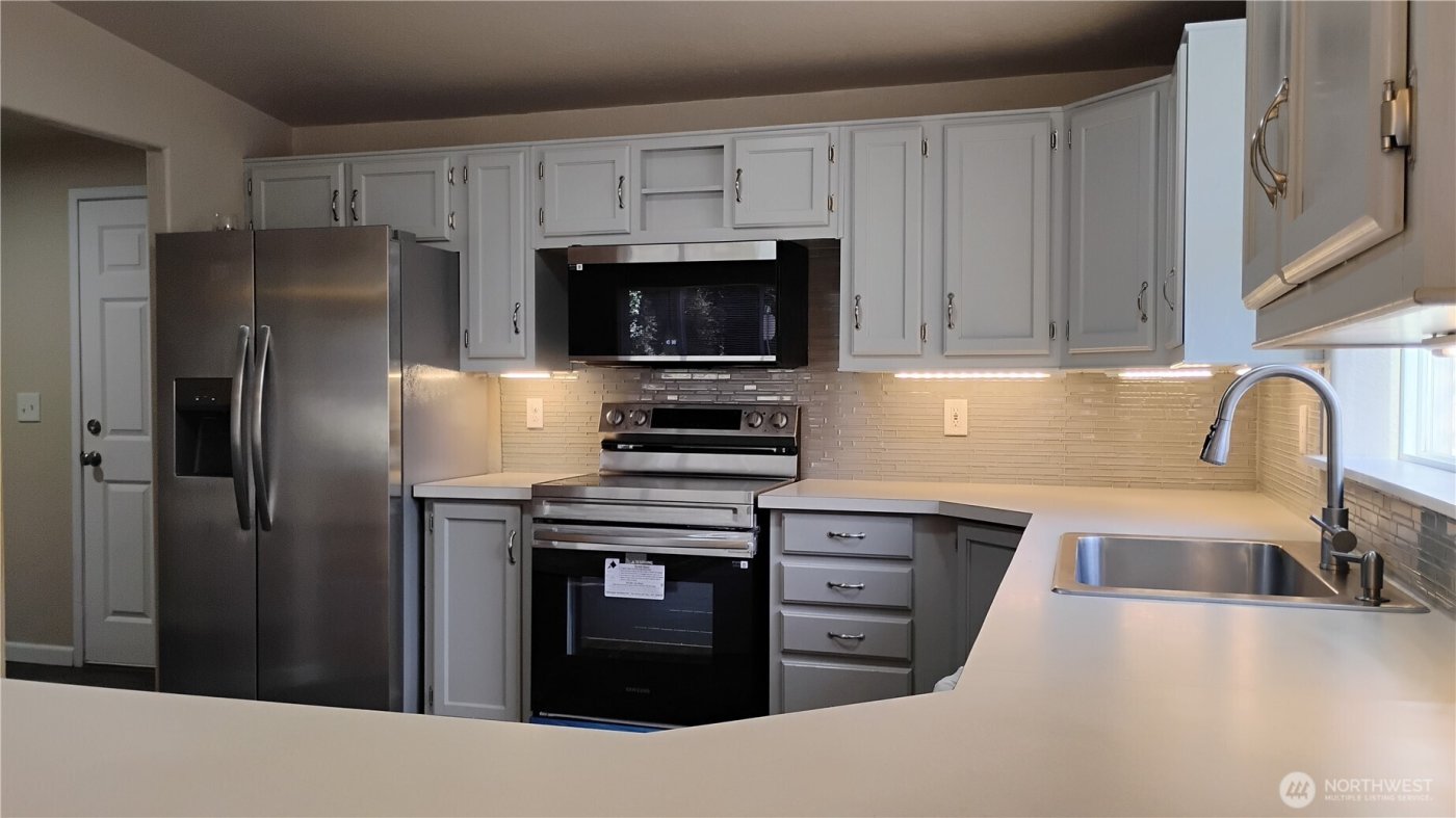 150 E Kingston Way , Shelton, WA 98584