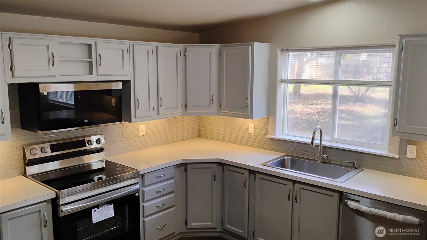 150 E Kingston Way , Shelton, WA 98584