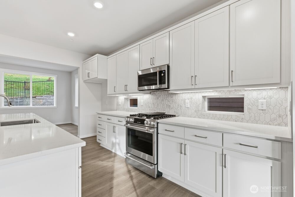 13210 NE 127th Way #D, Kirkland, WA 98034