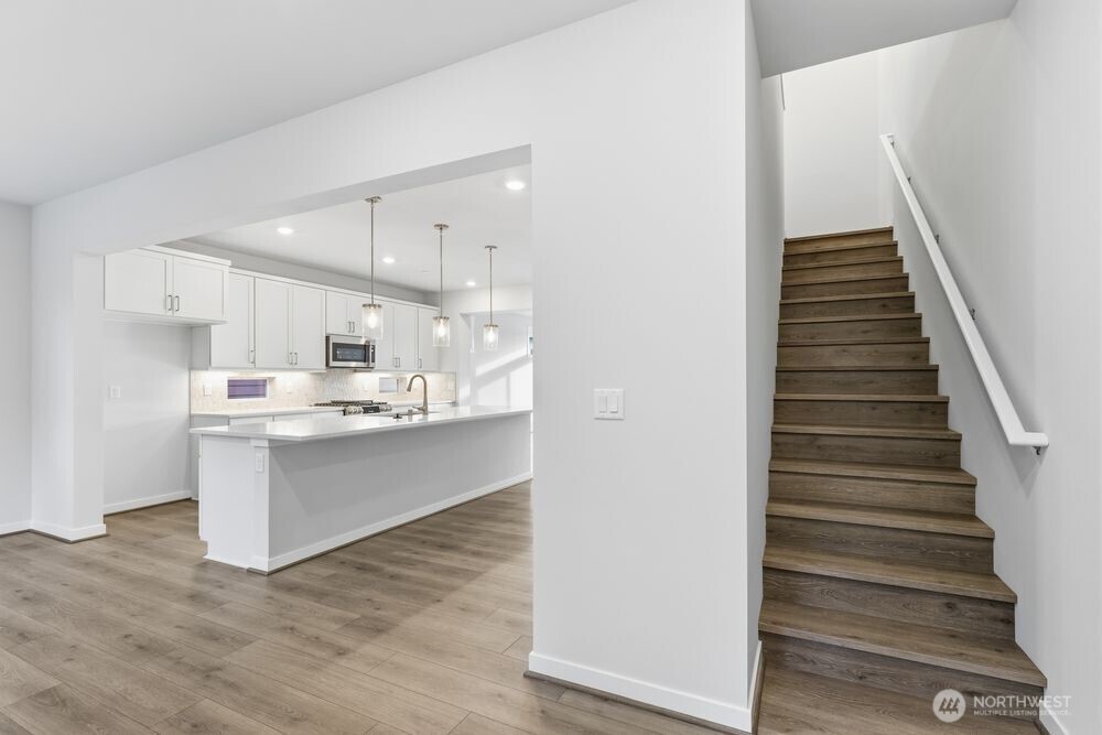 13210 NE 127th Way #D, Kirkland, WA 98034