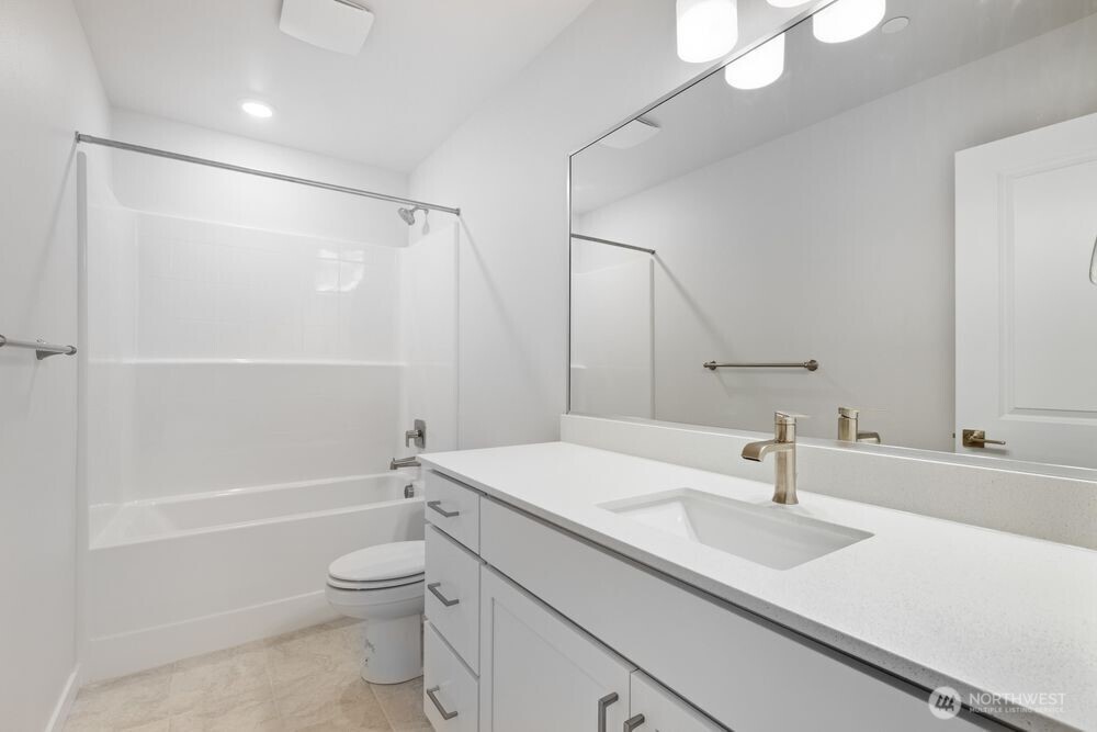 13210 NE 127th Way #D, Kirkland, WA 98034