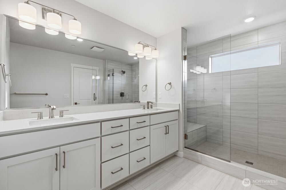 13210 NE 127th Way #D, Kirkland, WA 98034