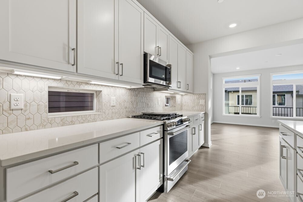 13210 NE 127th Way #D, Kirkland, WA 98034