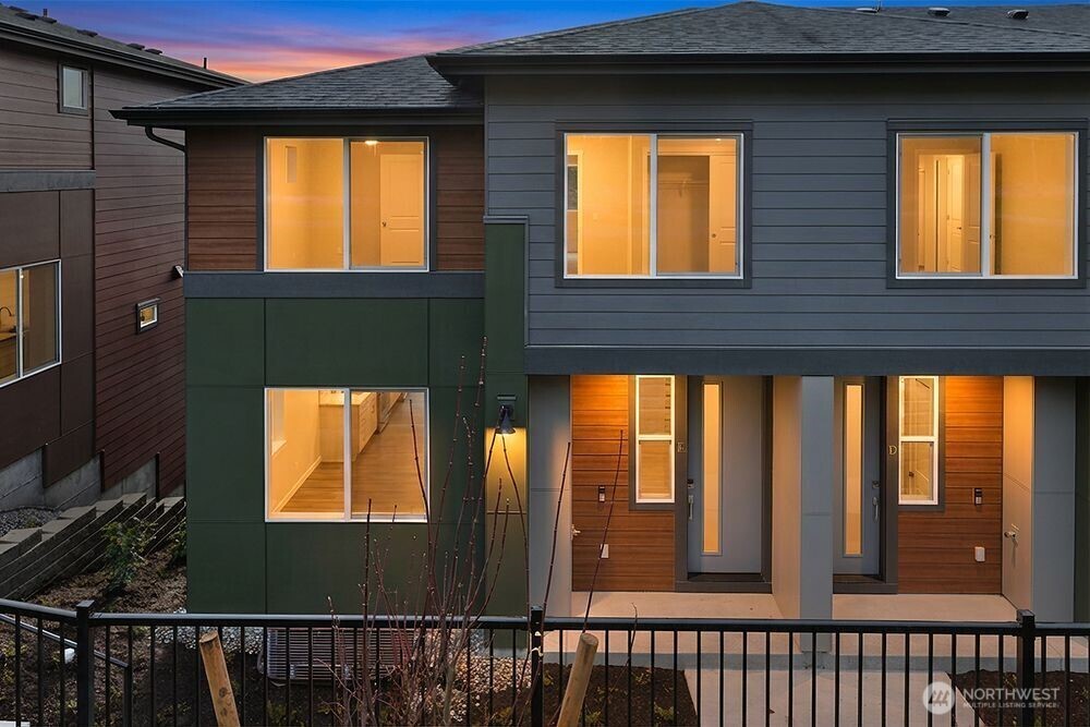 13210 NE 127th Way #D, Kirkland, WA 98034