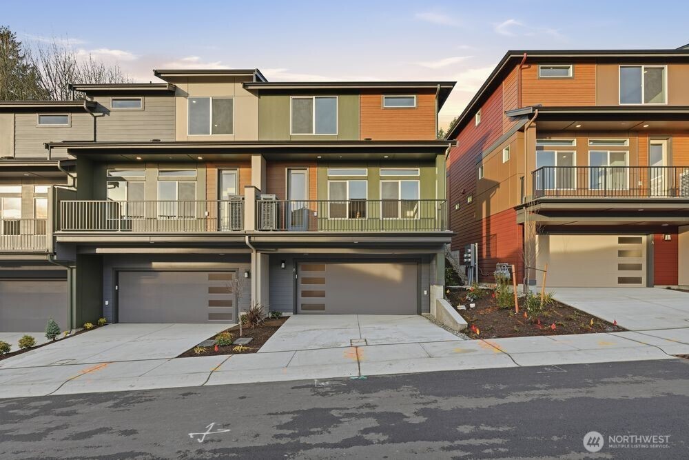 13210 NE 127th Way #D, Kirkland, WA 98034