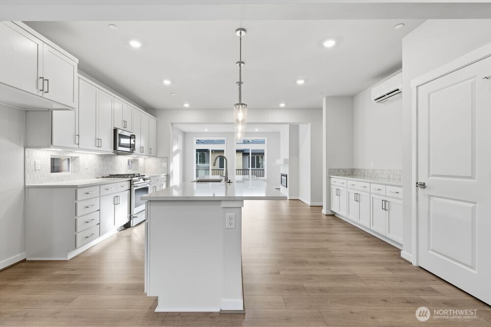 13210 NE 127th Way #D, Kirkland, WA 98034