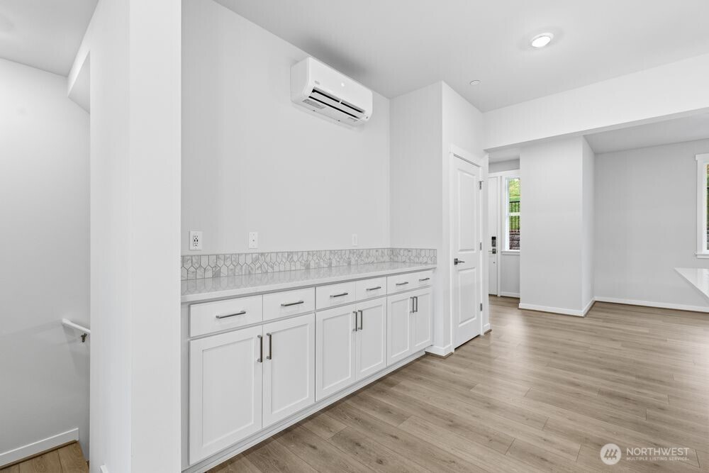 13210 NE 127th Way #D, Kirkland, WA 98034