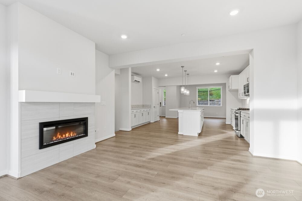 13210 NE 127th Way #D, Kirkland, WA 98034