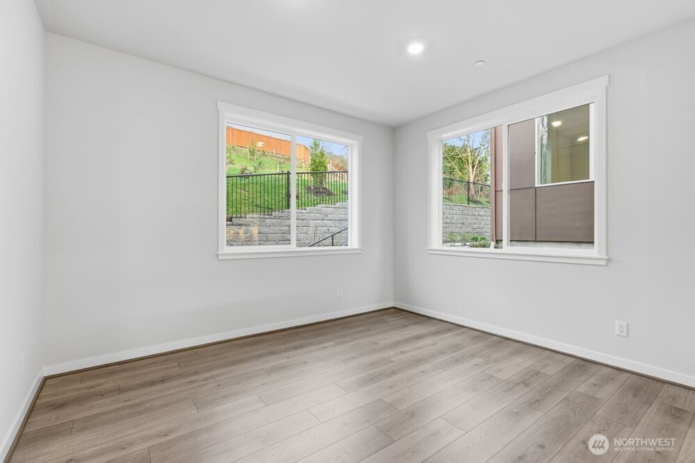 13210 NE 127th Way #D, Kirkland, WA 98034