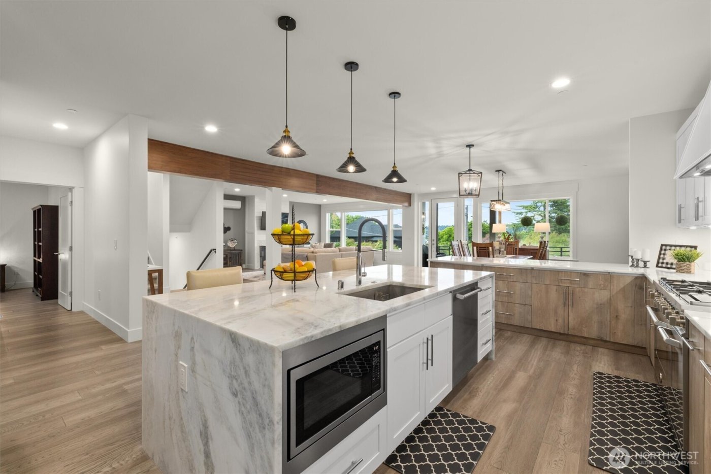 6921 55th Avenue S, Seattle, WA 98118-3411