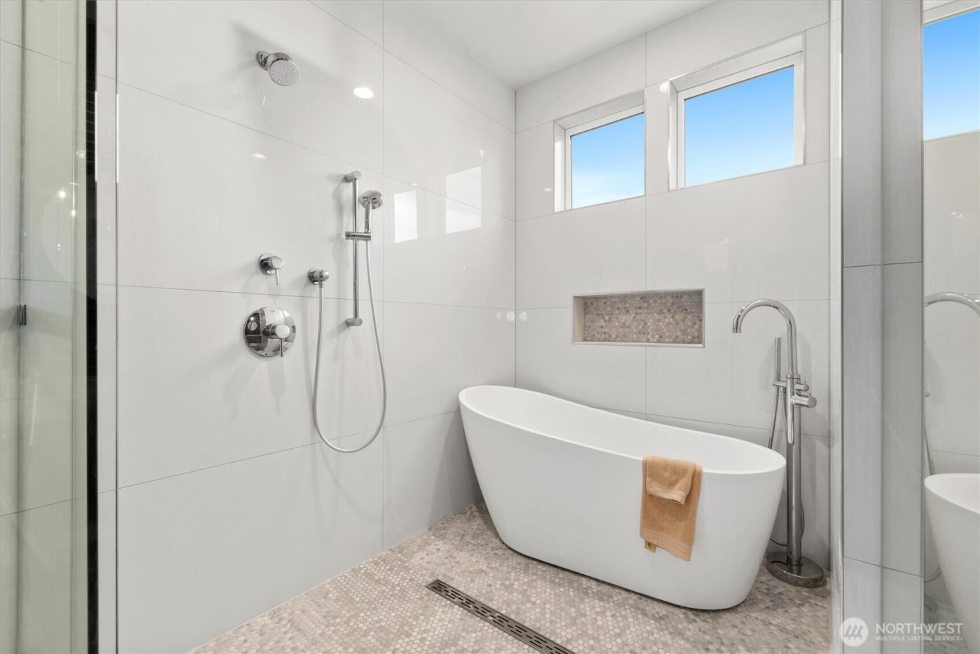 6921 55th Avenue S, Seattle, WA 98118-3411