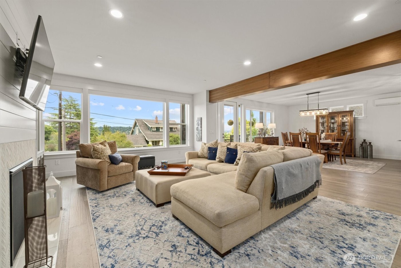 6921 55th Avenue S, Seattle, WA 98118-3411