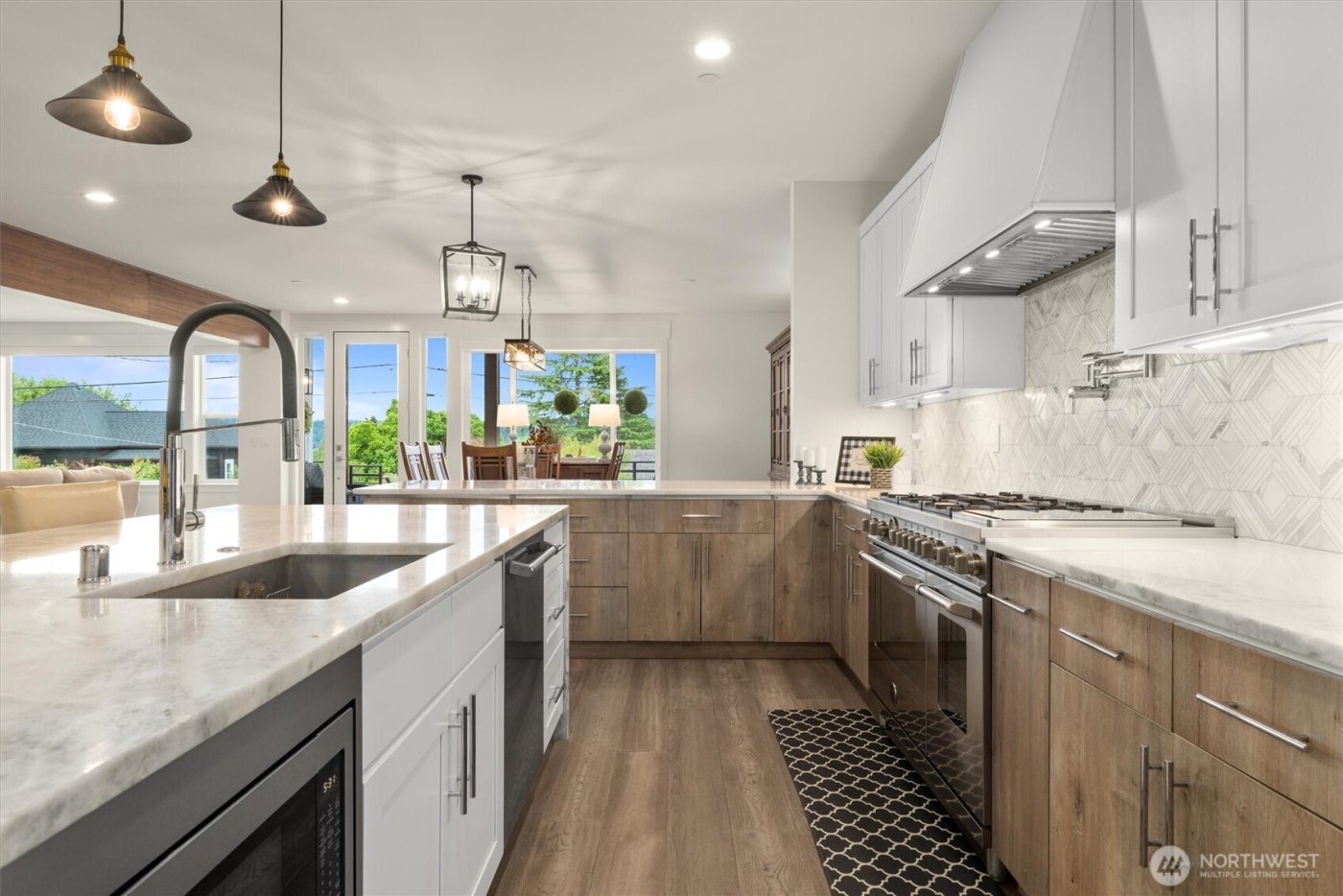 6921 55th Avenue S, Seattle, WA 98118-3411