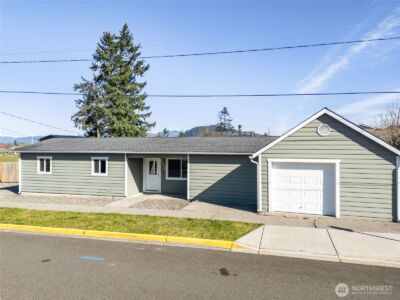 122 N C St , Buckley, WA 98321