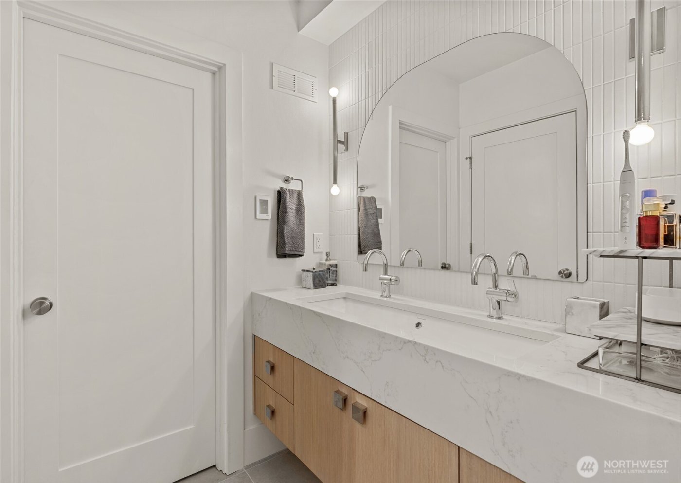 3959 1st Avenue NE #A, Seattle, WA 98105