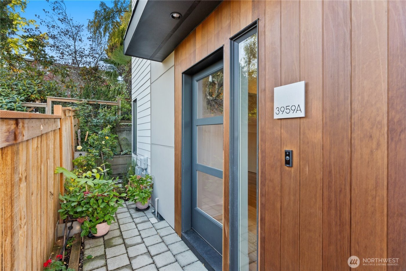 3959 1st Avenue NE #A, Seattle, WA 98105