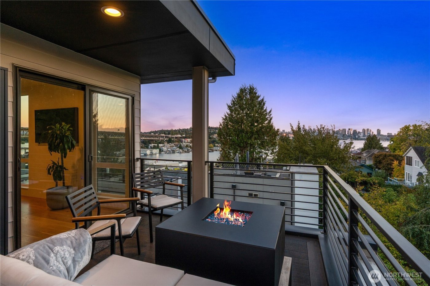 3959 1st Avenue NE #A, Seattle, WA 98105